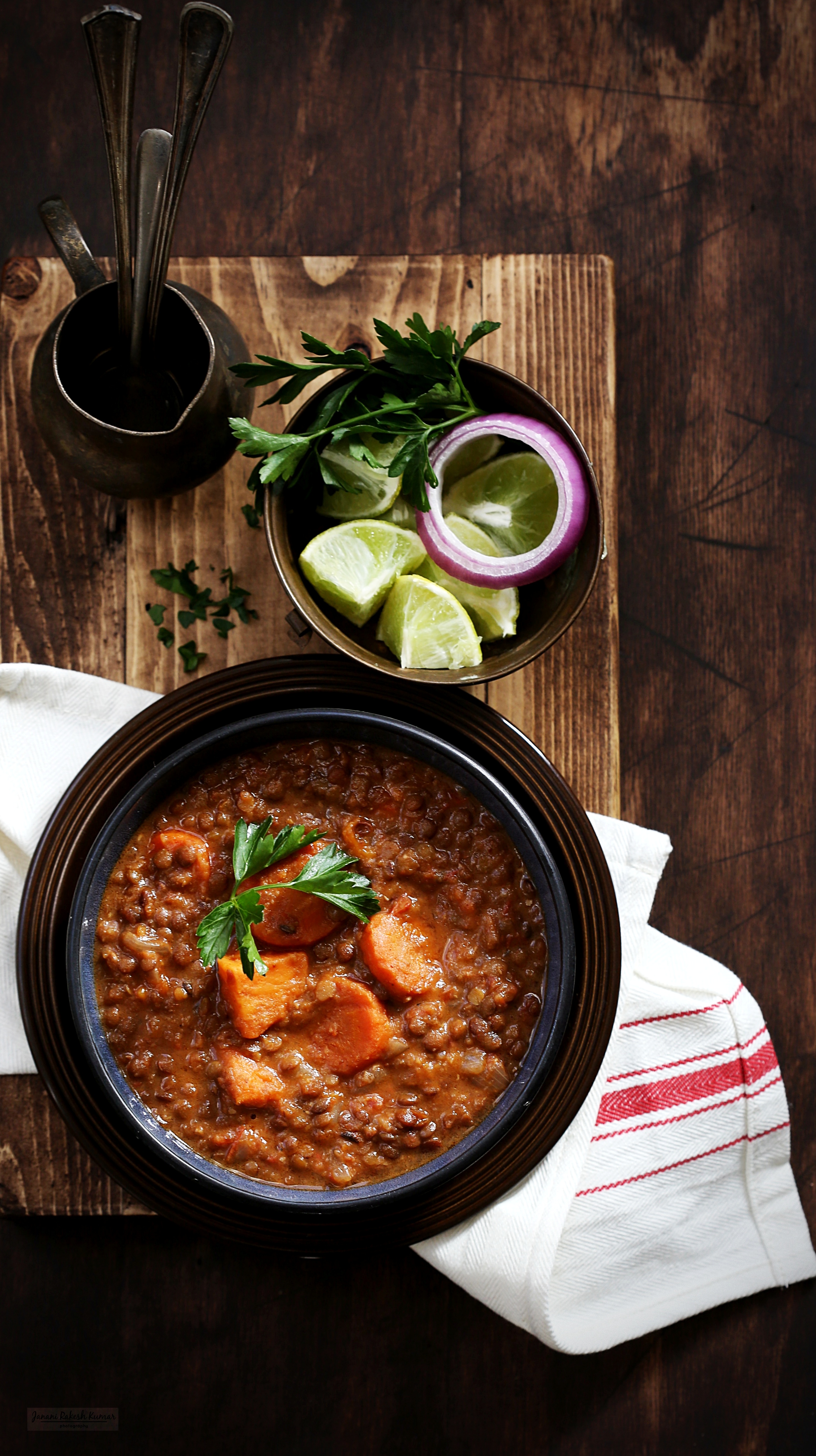 SLOW COOKER COCONUT CURRIED LENTILS