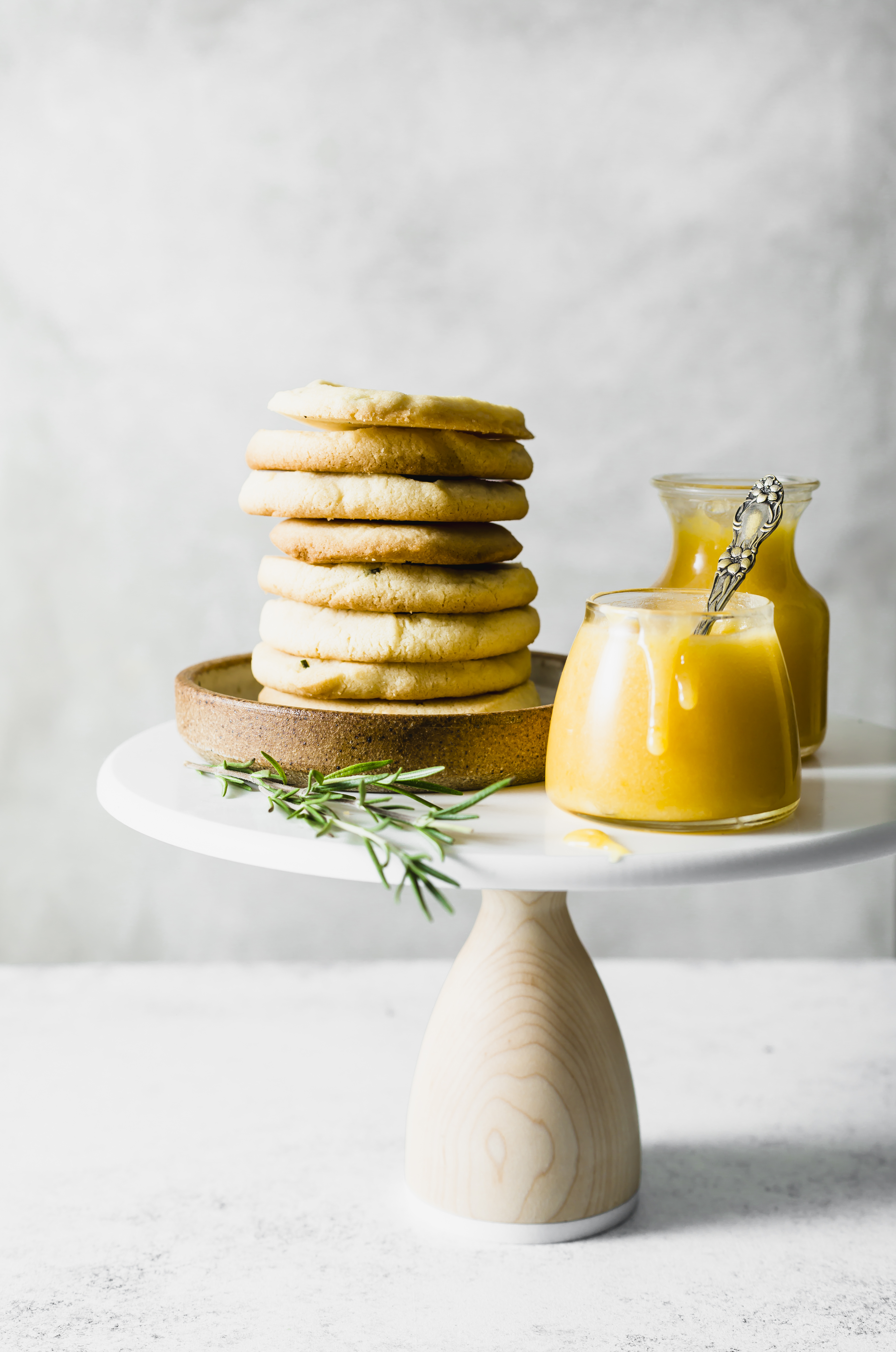 ROSEMARY SABLES WITH LEMON CURD